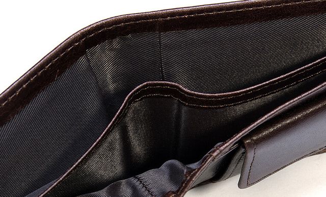 Bên trong của ví nam D114 được thiết đẹp đẹp, chất liệu bền bỉ